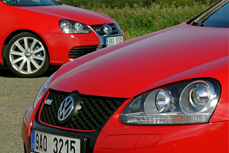 Volkswagen Golf GTI a R32 tvoří vrchol nabídky modelu.