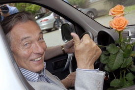 Zlatý slavík a velký fotbalový fanoušek Karel Gott. Zlatý slavík a velký fotbalový fanoušek Karel Gott.