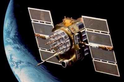 Satelit navigační sítě GPS, jedné z nákladných vesmírných hraček.