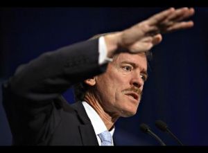 Bill Gross míní, že nebzepečí recese číhá i ve swapech.