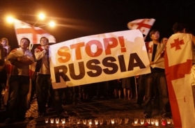 Gruzínci protestují proti ruské vojenské intervenci. Gruzínci protestují proti ruské vojenské intervenci.