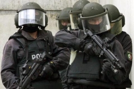 Příslušníci německé speciální jednotky GSG 9.