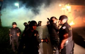 Zákrok policie proti výbuchům násilí po guatemalských volbách