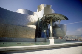 Muzeum moderního umění v Bilbau navrh Frank Gehry. Muzeum moderního umění v Bilbau navrh Frank Gehry.