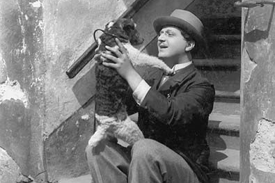 Encyklopedie Miloše Fikejze připomíná osobnosti i &quot;štěky&quot;.