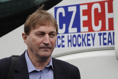 Kouč hokejové reprezentace Alois Hadamczik. Kouč hokejové reprezentace Alois Hadamczik.