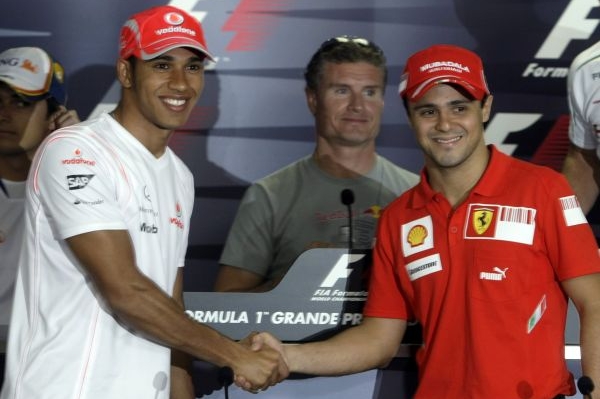 Lewis Hamilton a Felipe Massa. Kdo bude mistrem světa? Lewis Hamilton a Felipe Massa. Kdo bude mistrem světa?