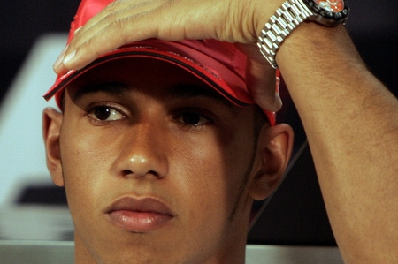 Lewis Hamilton hledí vstříc svému prvnímu vítězství. Kdy se ho dočká? Lewis Hamilton hledí vstříc svému prvnímu vítězství. Kdy se ho dočká?