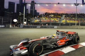 Lewis Hamilton skončil v kvalifikaci na druhém místě. Lewis Hamilton skončil v kvalifikaci na druhém místě.