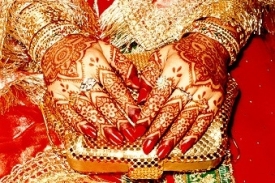 Hena.
