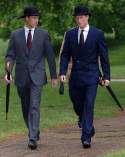 Princov&eacute; si vykračuj&iacute; jako spr&aacute;vn&iacute; gentlemani.