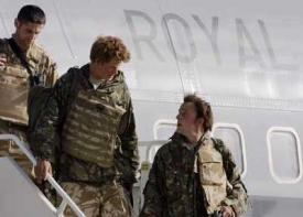 Př&iacute;let Harry do Anglie přen&aacute;&scaron;ela BBC.