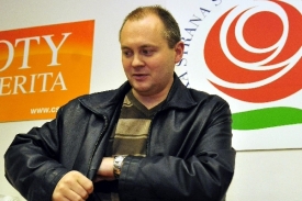 Rozložení sil ve vládě musí respektovat výsledky voleb, říká Hašek.