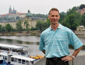 Dominik Hašek při tiskové konferenci v Praze.