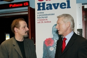 Na promítání nemohl chybět ani bývalý Havlův mluvčí Ladislav Špaček