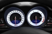 Tachometr se stupnic&iacute; do 360 km/h v tomto př&iacute;padě nepřeh&aacute;n&iacute;
