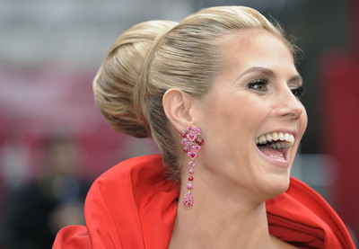 Heidi Klumová vsadila na červenou róbu. Heidi Klumová vsadila na červenou róbu.