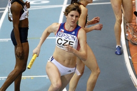 Zuzana Hejnová vbíhá do posledního úseku. Zuzana Hejnová vbíhá do posledního úseku.