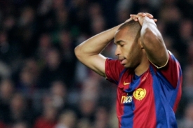 Francouzsk&yacute; fotbalista Thierry Henry chce opustit Barcelonu.