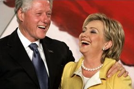 Pokud jde o příjmy, mohou být Clintonovi tzv. vysmátí.