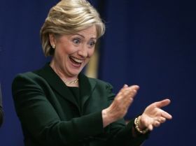 Bývalá první dáma Clintonová vloni soupeře porážela.