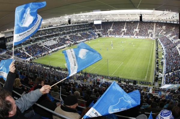 Fanoušci Hoffenheimu oslavili otevření nového stadionu.