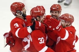 Hr&aacute;či Detroitu v&iacute;tězstv&iacute; v prvn&iacute;m fin&aacute;le Stanley Cupu.
