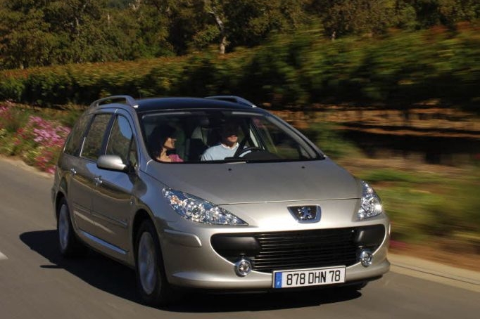 Nejlevnější 308 SW pořídíte za 440 tisíc, ale bez prosklené střechy.