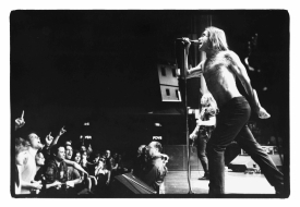 Iggy Pop rozpaloval publikum už ve dvaceti, co teprve nyní.