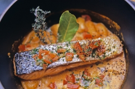 Fish Festival nab&iacute;dne tradičn&iacute; pochoutky z ryb i exotick&eacute; pokrmy.