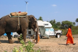 Na pláži Agonda Beach, Goa, Indie, leden 2004.
