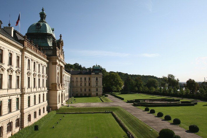 Zahrada Strakovy akademie. Zahrada Strakovy akademie.