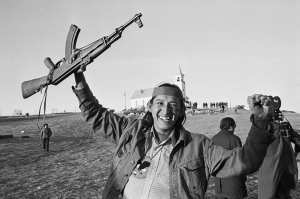 Příslušník militantního Hnutí amerických indiánů.