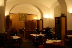 interiér restaurace L'Eau Vive
