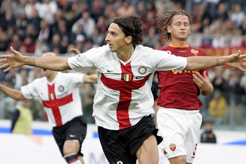 Zlatan Ibrahimovic uprostřed Zlatan Ibrahimovic uprostřed