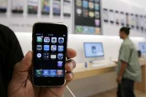 Zájem o iPhone táhne akcie Applu nahoru