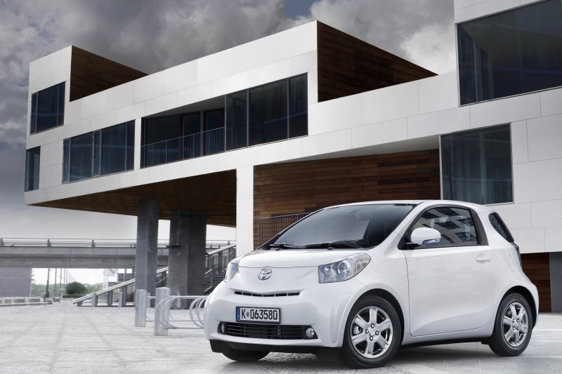 Toyota iQ.