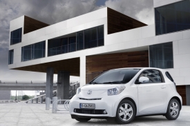 Nejmenší čtyřmístný automobil na světě bude mít unikátní zadní airbagy, chránící posádku při nárazu zezadu.
