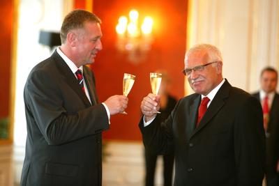 Jmenování Mirka Topolánka premiérem
