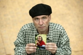 Lubomír Choc s Terezčinou fotkou