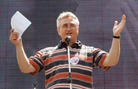 Odborářský lídr Milan Štěch na Václavském náměstí.