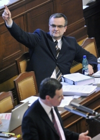 Miroslav Kalousek chce reagovat na Davida Ratha