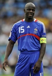 Francouzský kapitán Lilian Thuram neskrýval zklamání ze ztráty bodů.