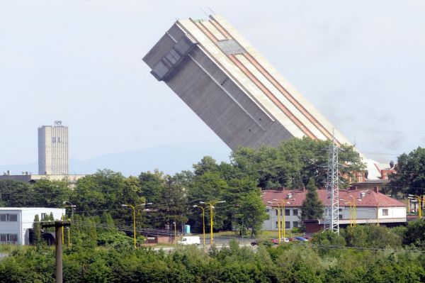 Havířovská věž Dukla byla zbourána. Havířovská věž Dukla byla zbourána.