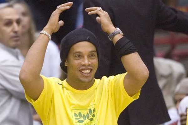 Fotbalista Ronaldinho je na odchodu z Barcelony. Fotbalista Ronaldinho je na odchodu z Barcelony.