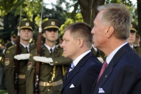 Mirek Topolánek a Robert Fico vzdali hold obětem 21. srpna 1968.