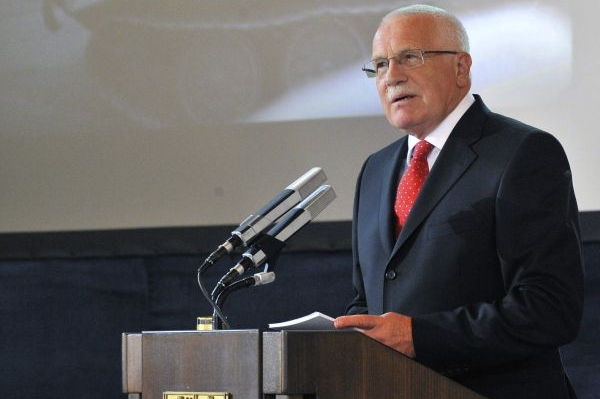 Václav Klaus se na pietním vzpomínkovém setkání.