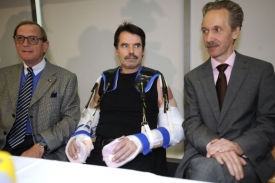 Karl Merk na tiskové konferenci.
