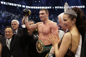 Vitalij Kličko se vrací zpět na boxerský trůn. Vitalij Kličko se vrací zpět na boxerský trůn.