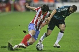 Sergio Ag&uuml;ero (v červenob&iacute;l&eacute;m)